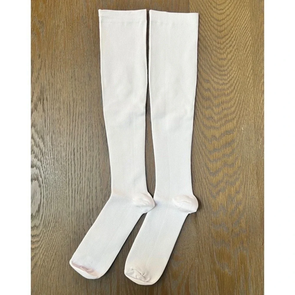 New! 2 pairs of compression socks size small/medium